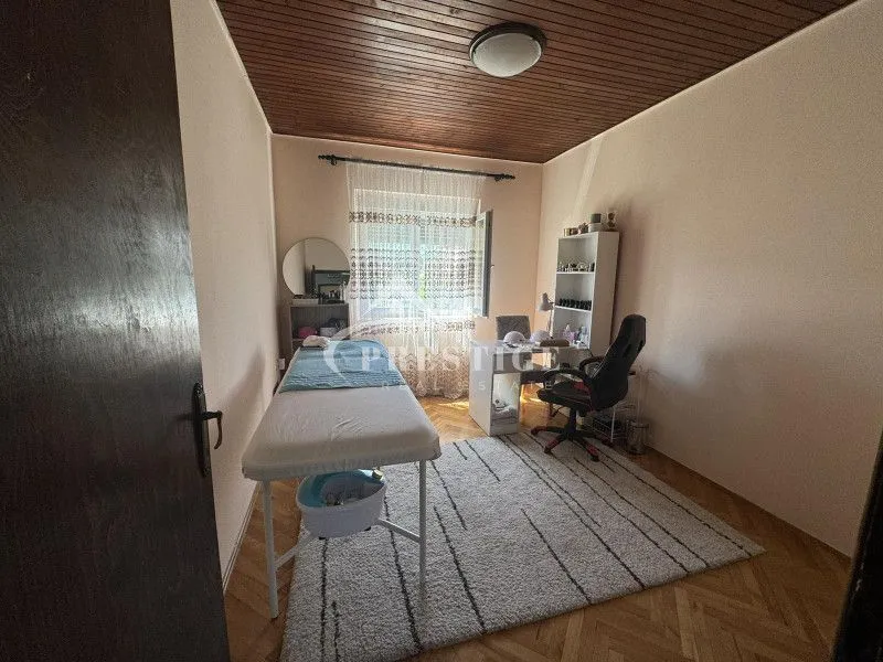 Sale, five bedroom apartment, 191m², Tološi, Podgorica