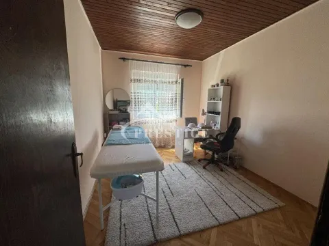 Sale, five bedroom apartment, 191m², Tološi, Podgorica - image 6