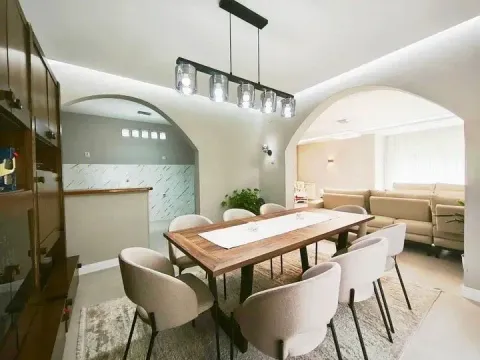 Sale, house, 349m², Vranići, Podgorica - image 1