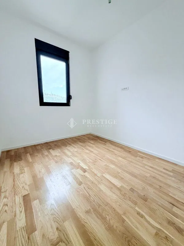 Izdavanje, dvosoban stan, 64m², Tološi, Podgorica
