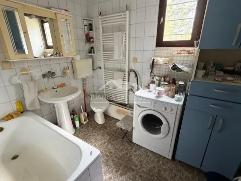 Sale, house, 75m², Padinska Skela, Palilula Sve Podlokacije - image 7