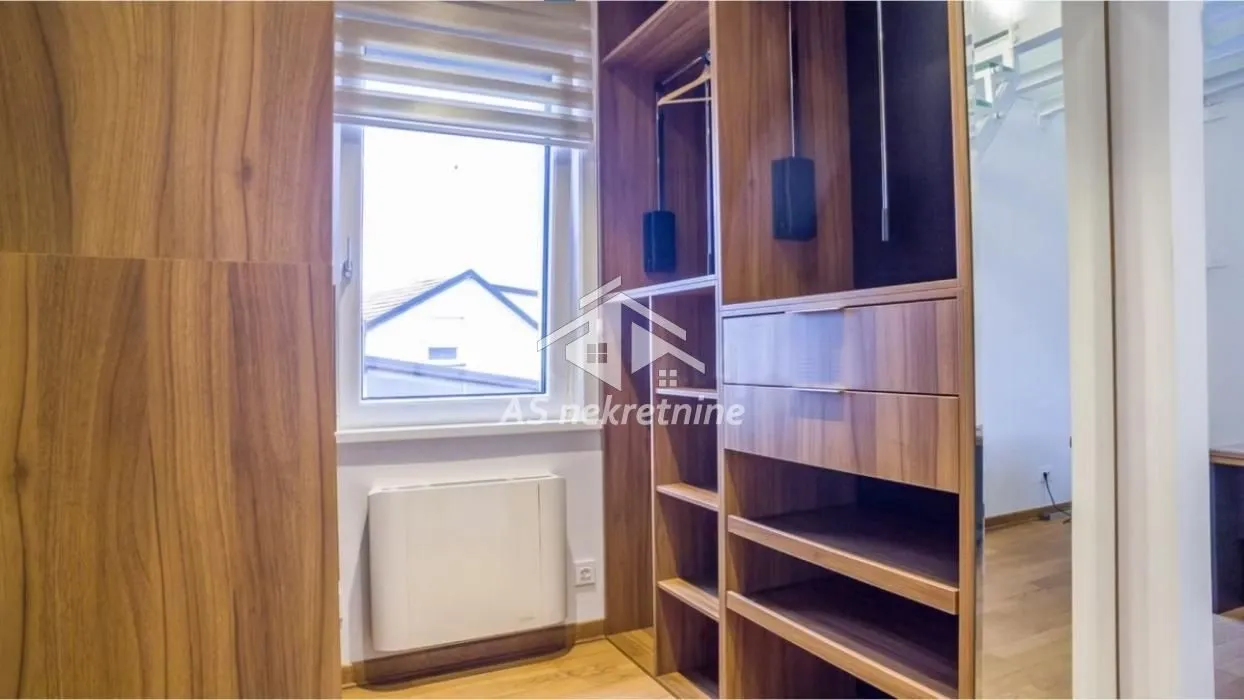 Rent, apartment, 188m², Kalenić Pijaca, Vračar Sve Podlokacije