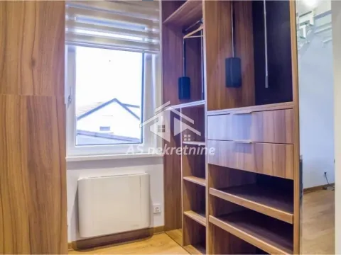 Rent, apartment, 188m², Kalenić Pijaca, Vračar Sve Podlokacije - image 19