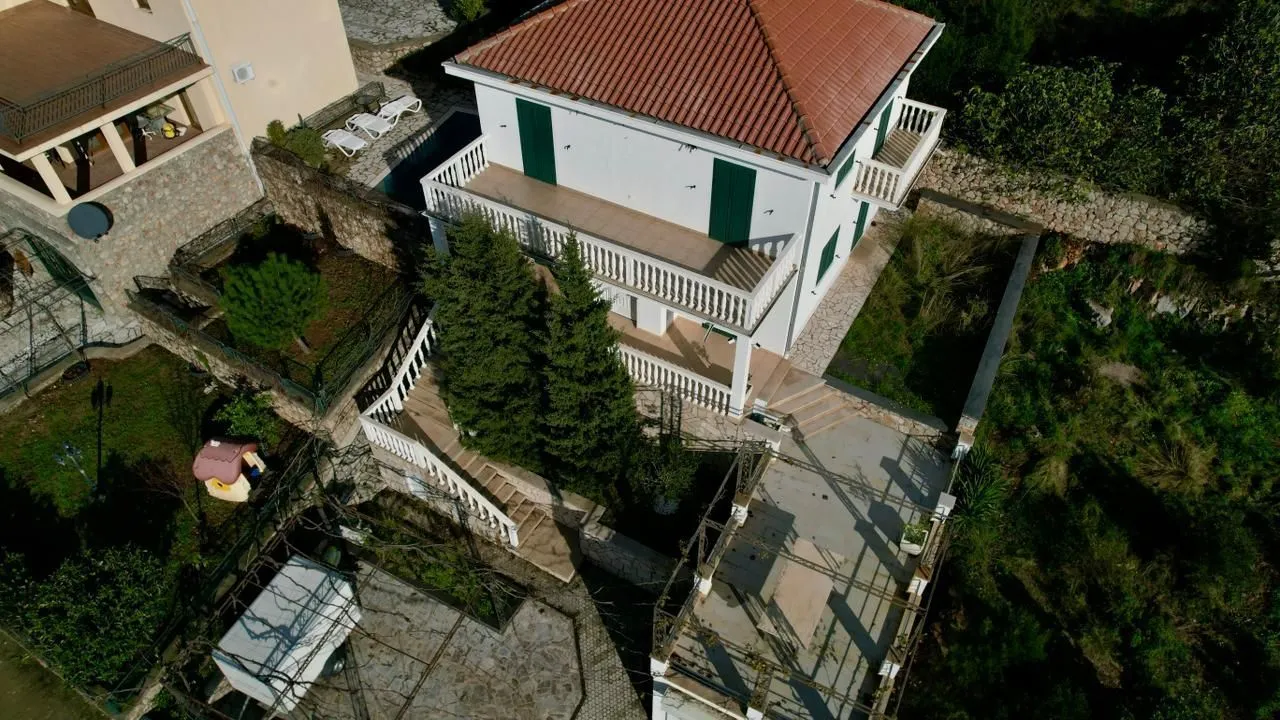 Sale, house, 160m², Krimovica, Kotor