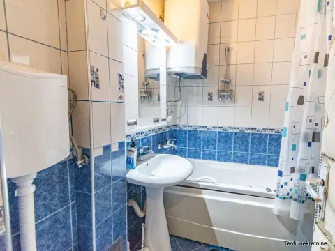 Sale, three bedroom apartment, 80m², Autokomanda, Voždovac Sve Podlokacije - image 12