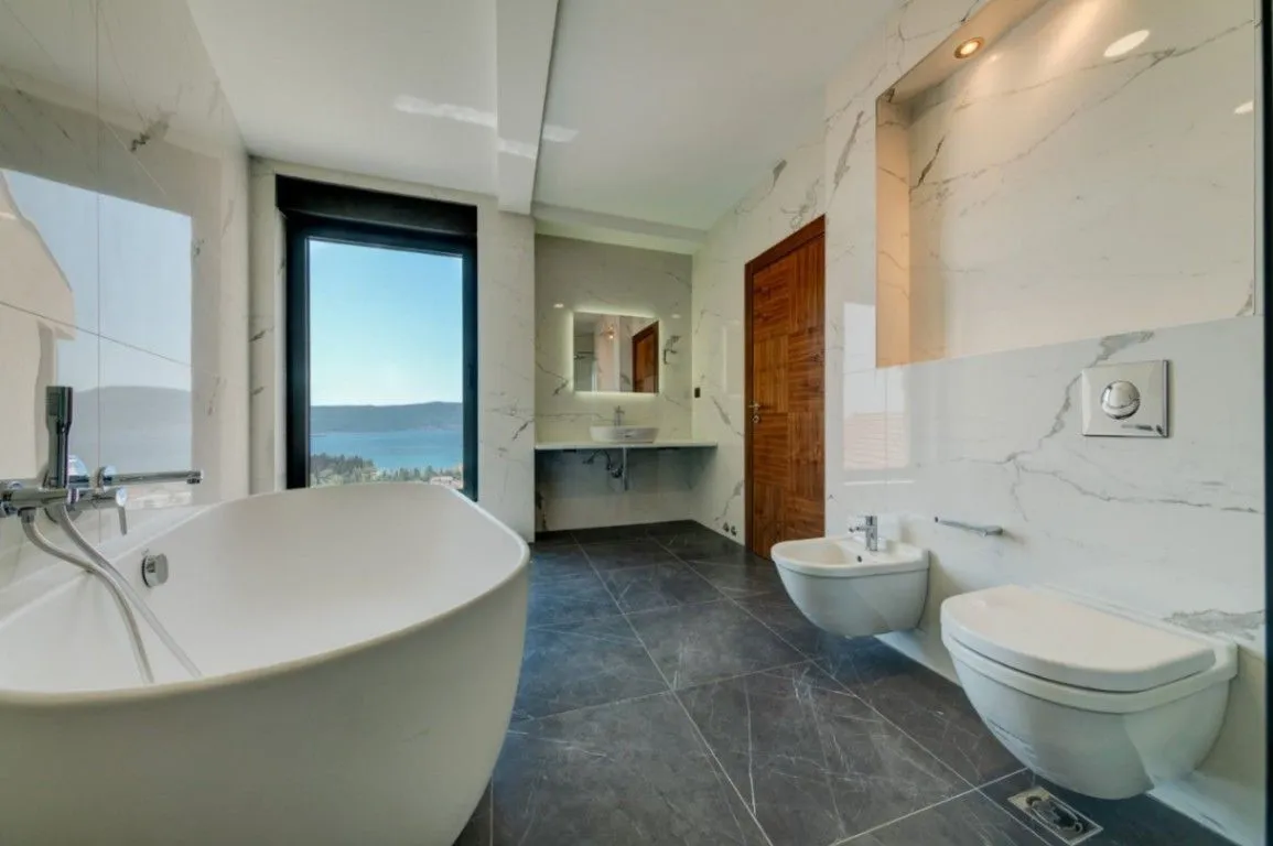 Prodaja, kuća, 490m², Mažina, Tivat