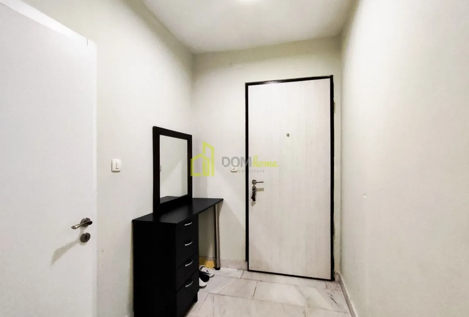 Izdavanje, dvosoban stan, 89m², Centar, Podgorica
