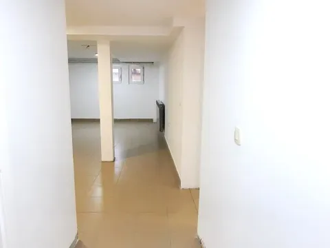 Izdavanje, poslovni prostor, 150m², Autokomanda, Voždovac Sve Podlokacije - image 6