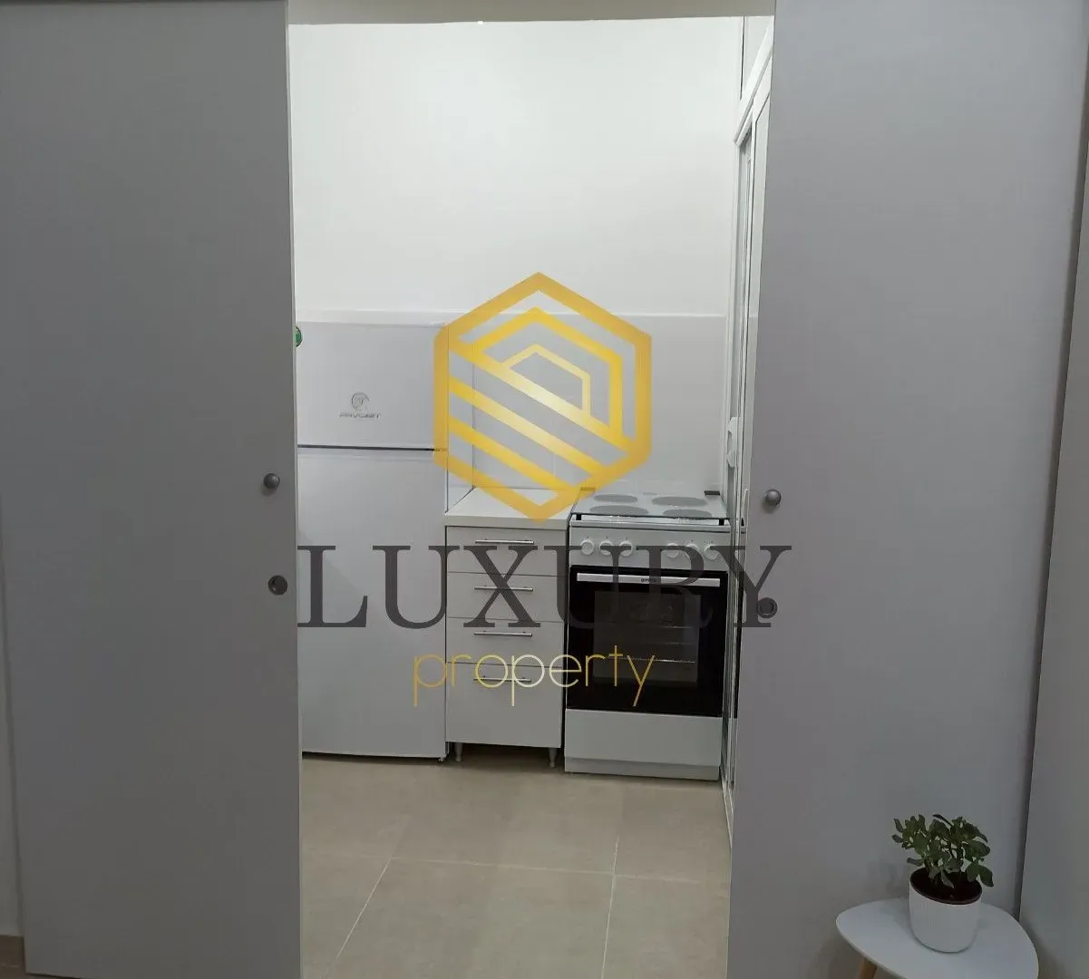 Prodaja, garsonjera, 24m², Gintaš, Podgorica