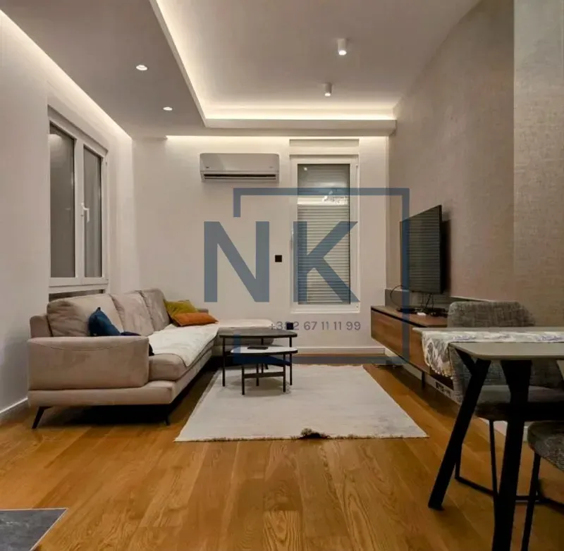 Izdavanje, dvosoban stan, 70m², Blok 9, Podgorica