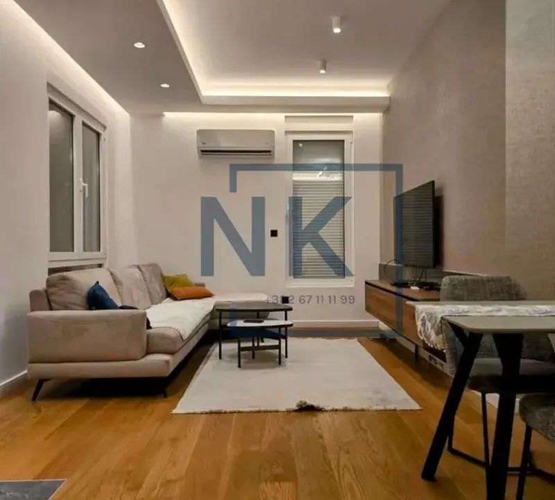 Izdavanje, dvosoban stan, 70m², Blok 9, Podgorica