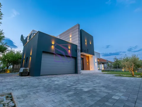 Rent, house, 180m², Gornja Gorica, Podgorica - image 23