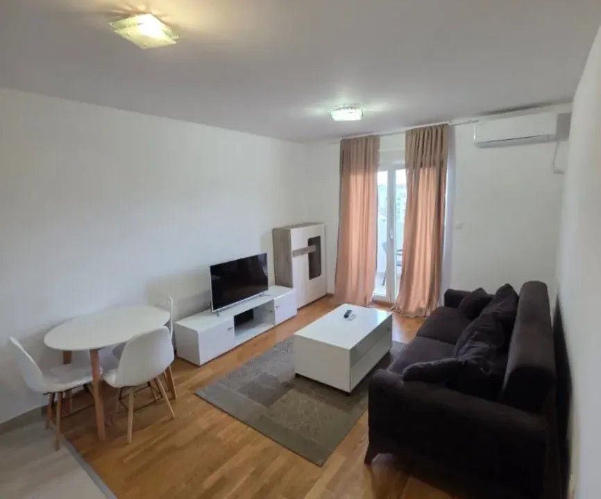 Izdavanje, jednosoban stan, 40m², Zabjelo, Podgorica