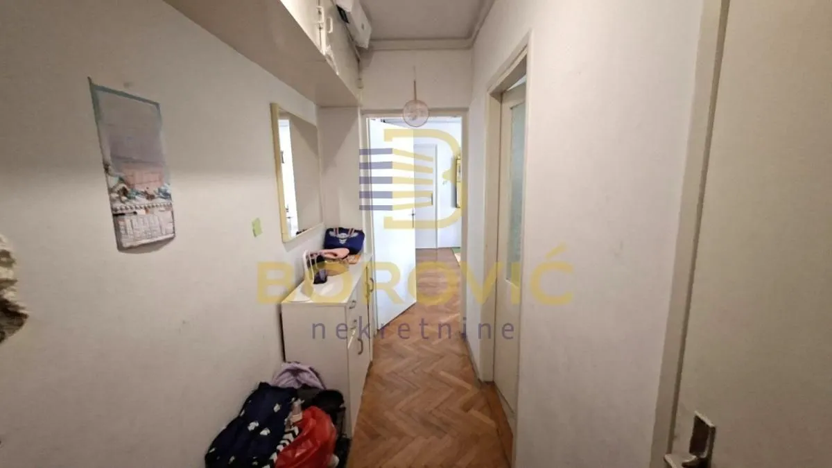Prodaja, trosoban stan, 77m², Čubura, Beograd