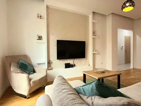 Izdavanje, jednosoban stan, 50m², Centar, Cetinje - image 2
