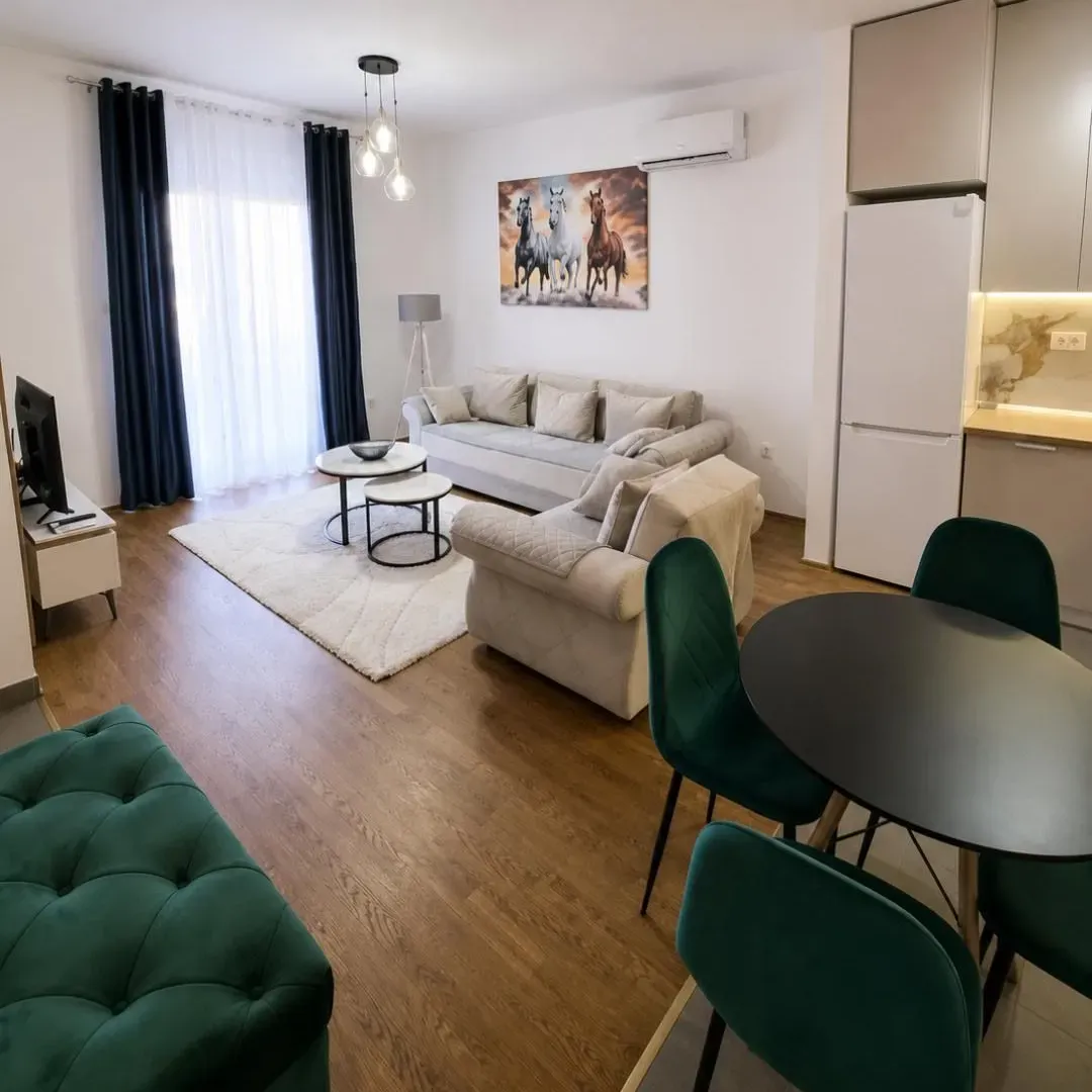 Izdavanje, jednosoban stan, 56m², Krivi Most, Podgorica