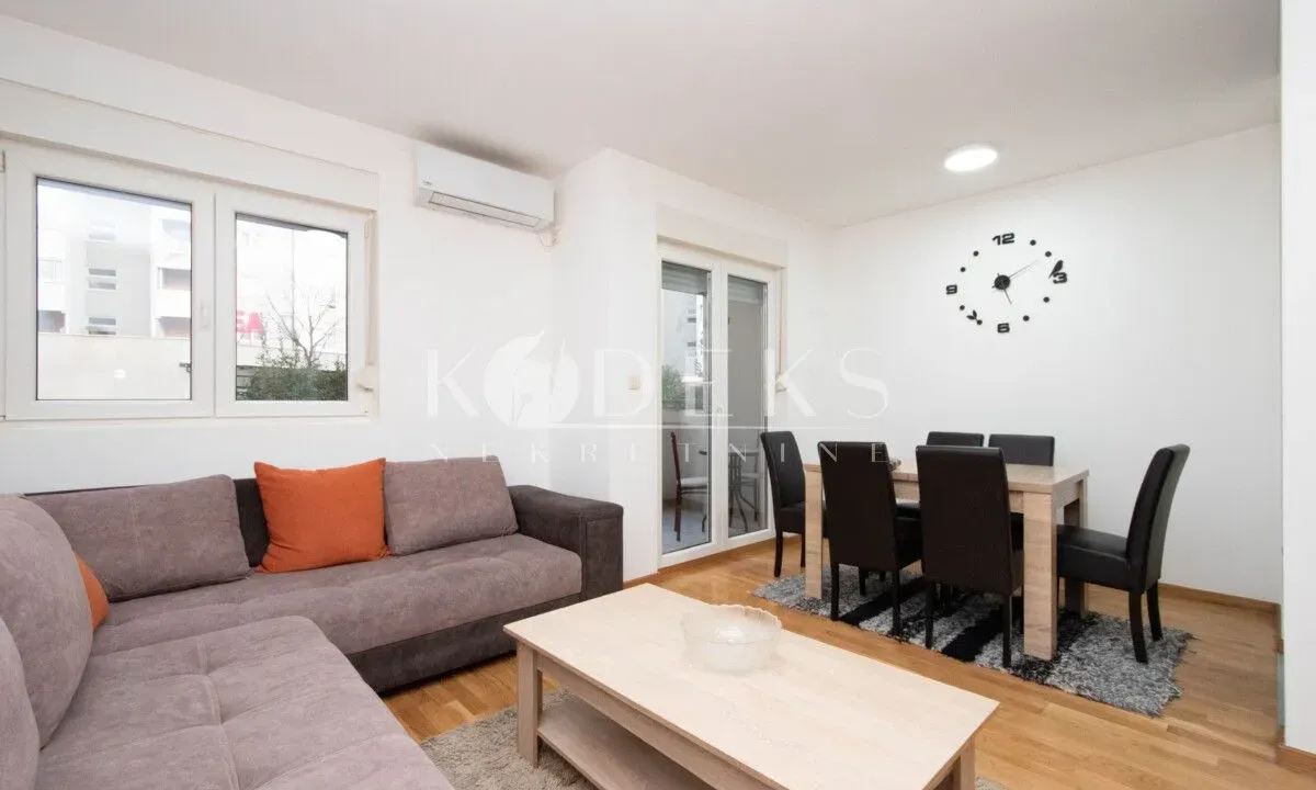 Izdavanje, dvosoban stan, 59m², City Kej, Podgorica