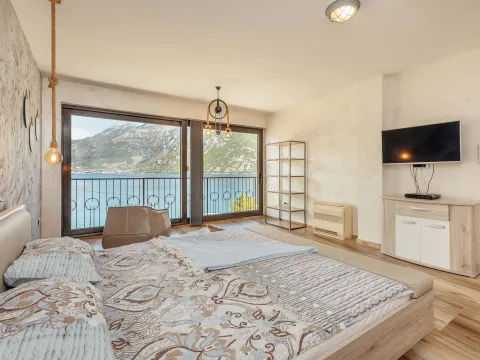 Rent, house, 300m², Kostanjica, Kotor - image 18