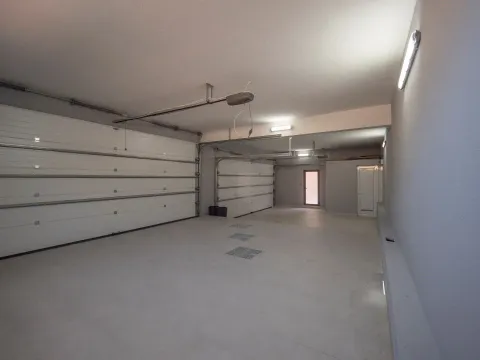 Prodaja, kuća, 190m², Prijevor, Budva - image 30