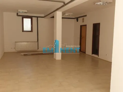 Poslovni prostor in Altina