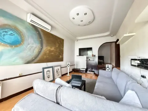 Izdavanje, dvosoban stan, 80m², Centar, Cetinje - image 2