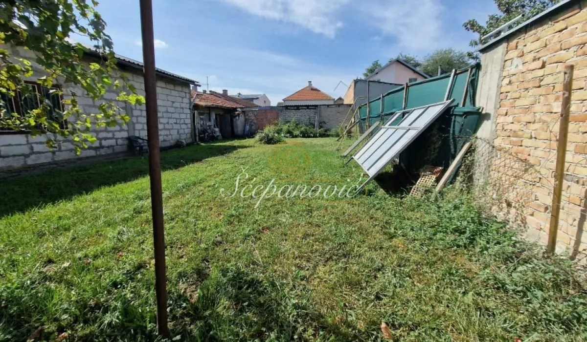 Prodaja, kuća, 396m², Klisa, Novi Sad Sve Podlokacije