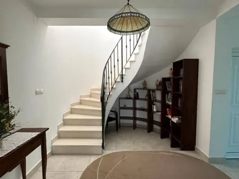 Prodaja, kuća, 330m², Muo, Kotor - image 9