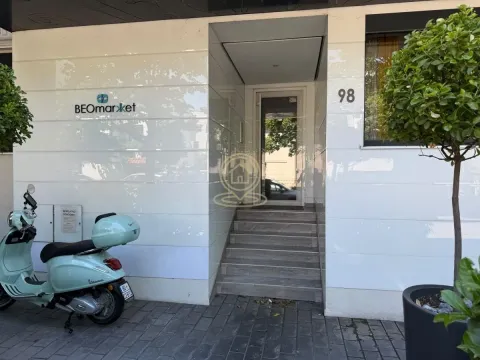 Rent, three bedroom apartment, 57m², Vračar Sve Podlokacije, Beograd - image 8