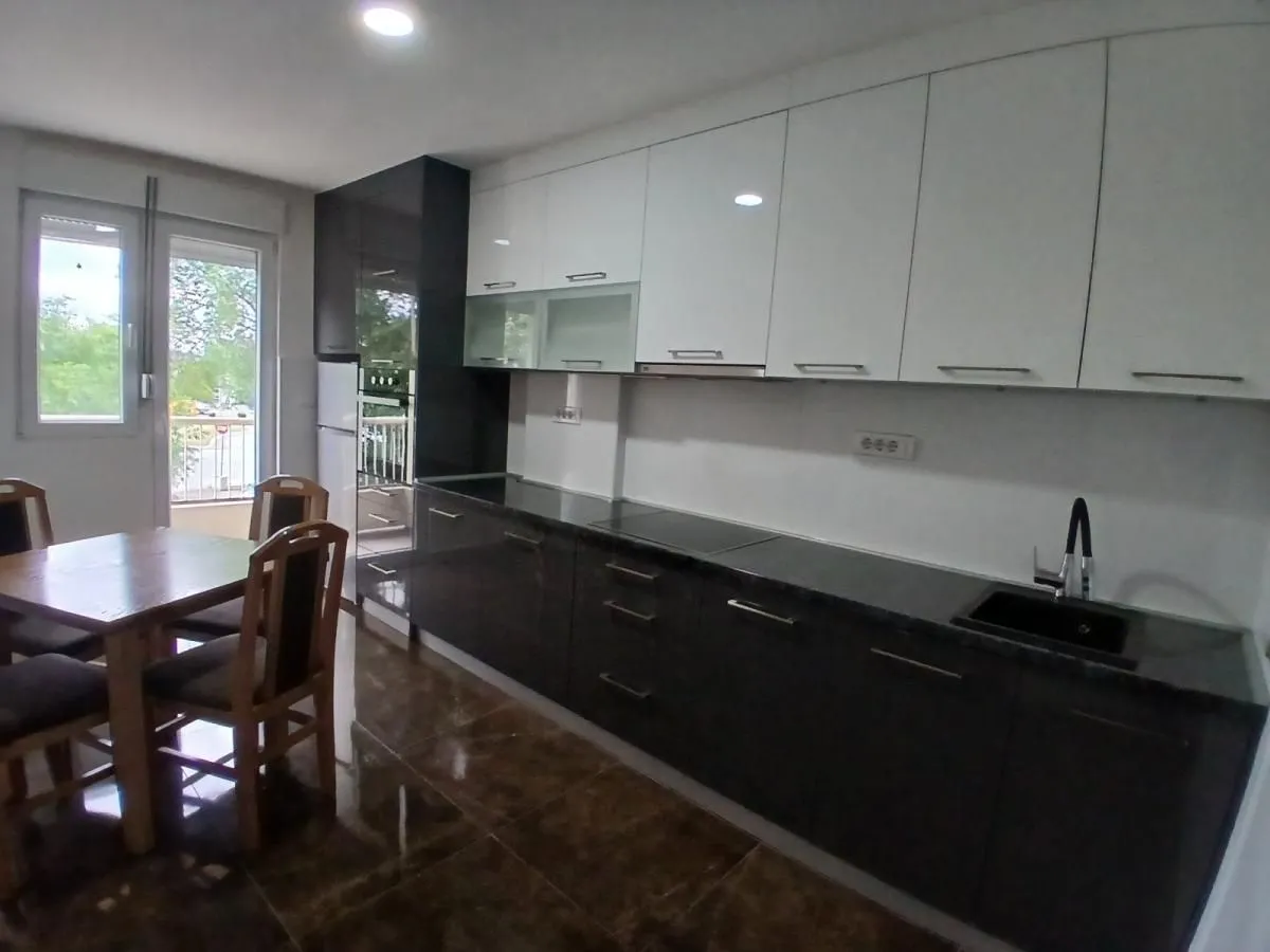 Izdavanje, dvosoban stan, 58m², Vašarište, Jagodina