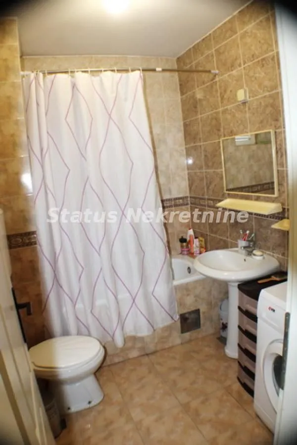 Izdavanje, dvosoban stan, 49m², Socijalno, Novi Sad Sve Podlokacije