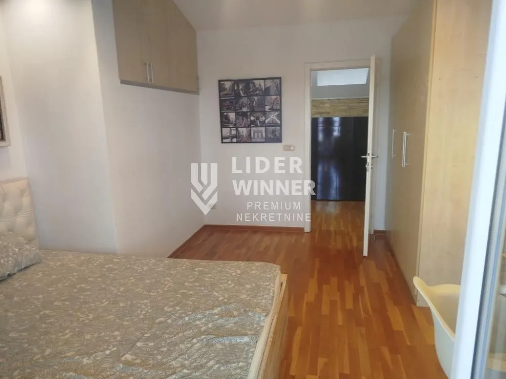 Rent, four bedroom apartment, 140m², Đeram Pijaca, Beograd