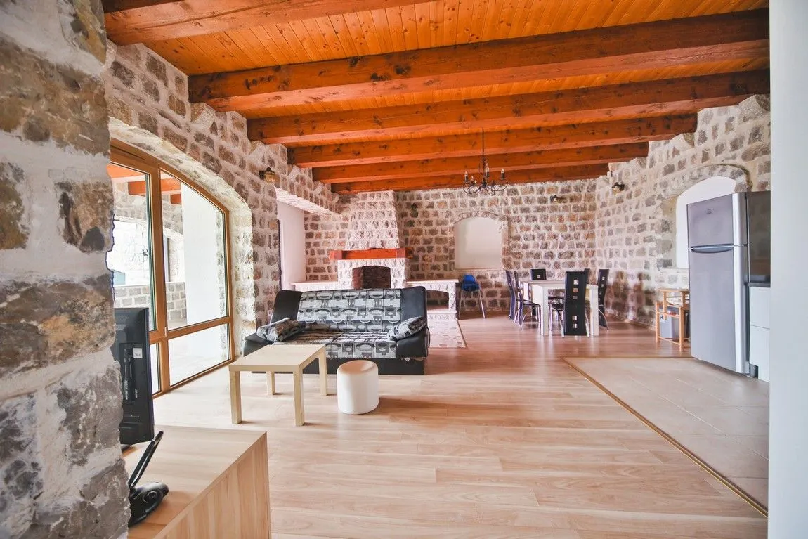 Sale, house, 458m², Kuljače, Budva