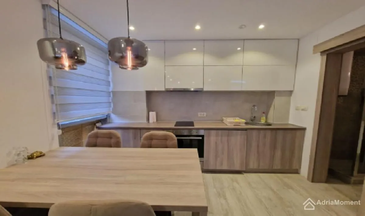 Sale, three bedroom apartment, 97m², Centar, Budva