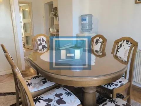 Prodaja, trosoban stan, 98m², Centar, Ćuprija - image 14