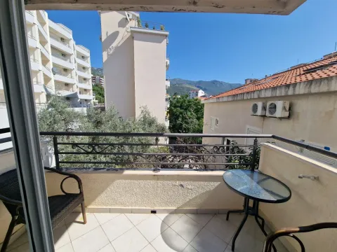 Rent, one bedroom apartment, 37m², Bečići, Budva - image 2