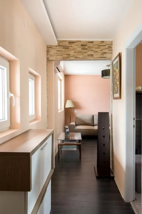 Izdavanje, dvosoban stan, 47m², Centar, Niš