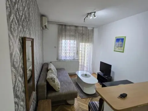 Izdavanje, garsonjera, 26m², Cara Dušana, Novi Sad Sve Podlokacije - image 4