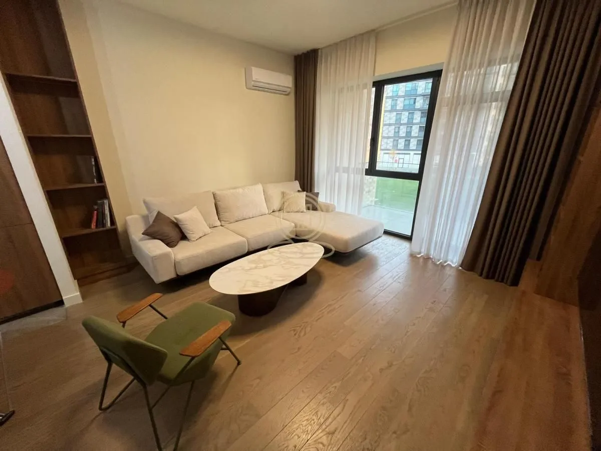 Izdavanje, trosoban stan, 80m², Savski Venac, Beograd
