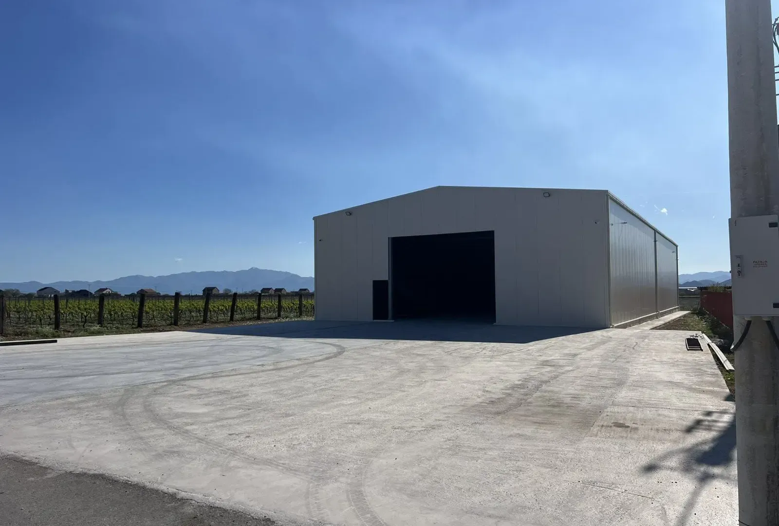 Rent, office space, 600m², Stari Aerodrom, Podgorica