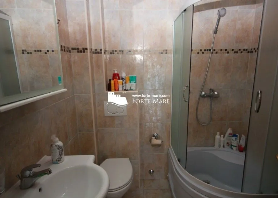 Prodaja, četvorosoban stan, 127m², Njivice, Herceg Novi