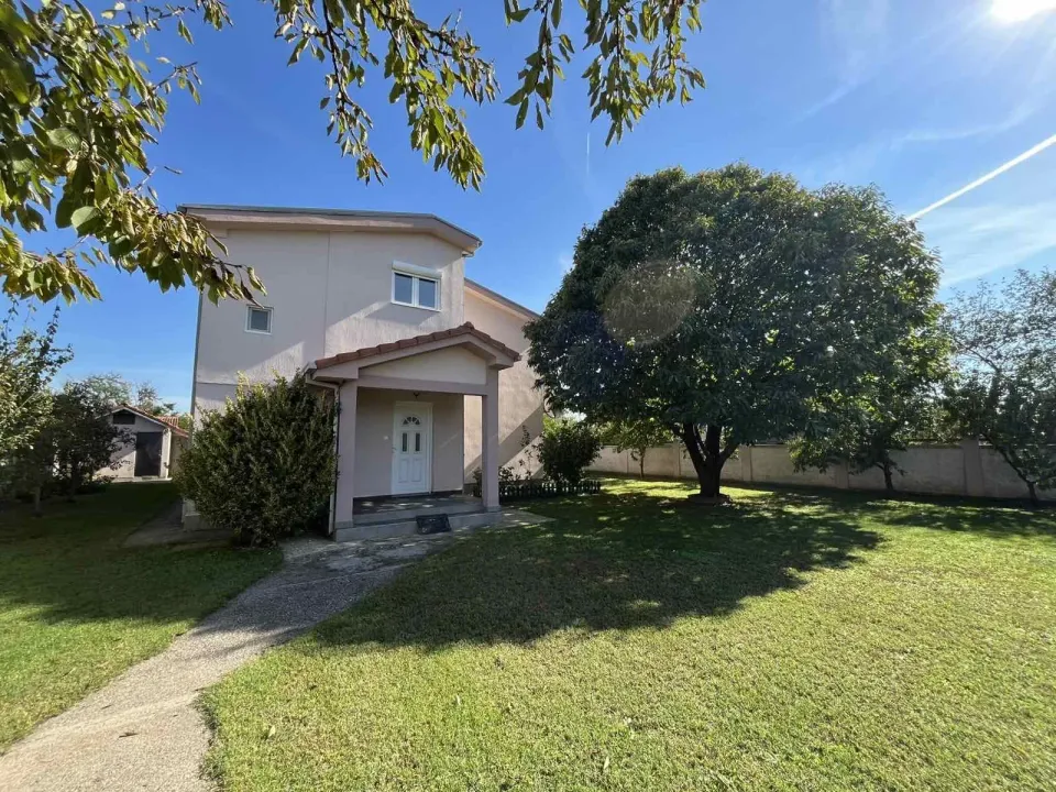 Sale, house, 350m², Donji Kokoti, Podgorica