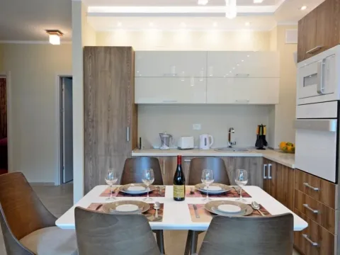 Prodaja, dvosoban stan, 64m², Bečići, Budva - image 3