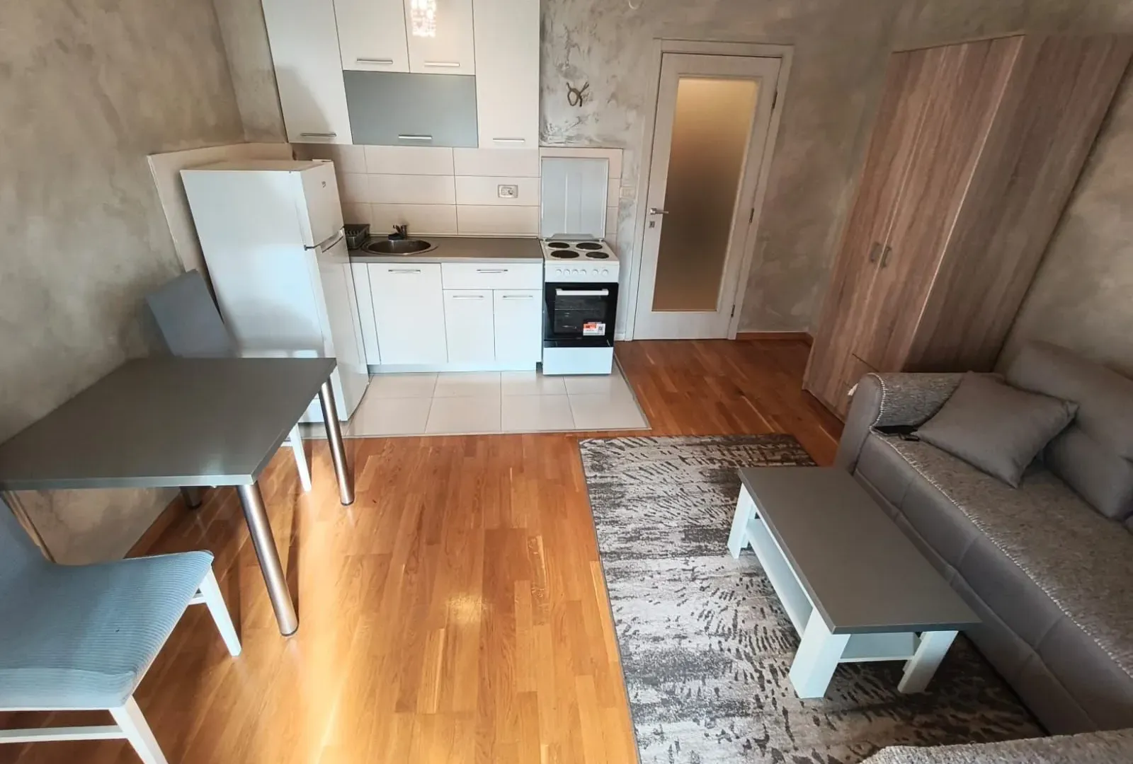 Rent, one bedroom apartment, 30m², Stari Aerodrom, Podgorica