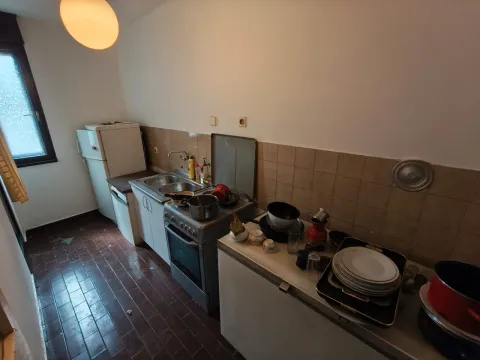 Prodaja, trosoban stan, 100m², Blok 6, Podgorica - image 2