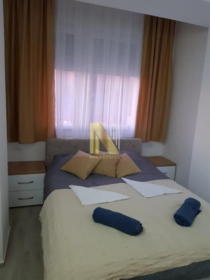 Izdavanje, trosoban stan, 80m², Stari grad, Novi Sad