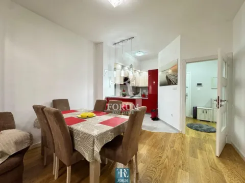 Izdavanje, dvosoban stan, 80m², Centar, Podgorica - image 4