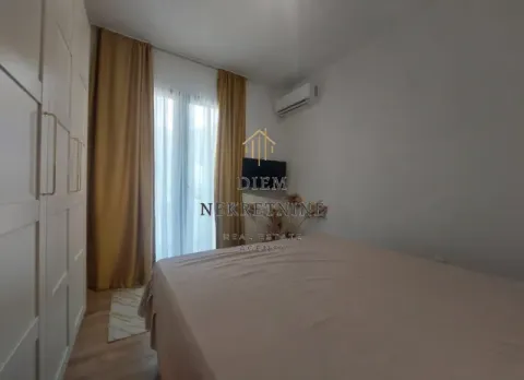 Rent, two bedroom apartment, 70m², Tivat, Crna Gora - image 6
