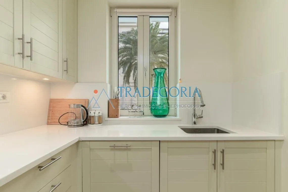 Prodaja, dvosoban stan, 122m², Tivat, Crna Gora