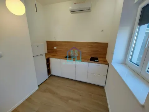 Prodaja, jednosoban stan, 32m², Centar, Novi Sad - image 10