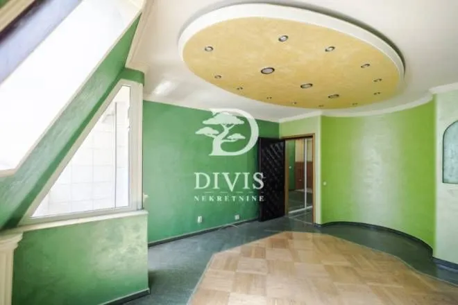 Prodaja, trosoban stan, 60m², Savski Trg, Beograd